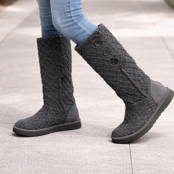 UGG Shoes - Ugg Gray Classic Quilted Cardy Knit Sweater Boots Women’s Size 10